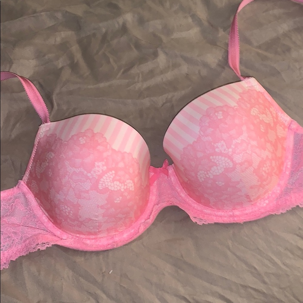 Victoria’s Secret Dream Angels lined Demi bra 💕